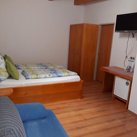 Obsthof Glueck Bed & Breakfast กัมลิทซ์ ภายนอก รูปภาพ
