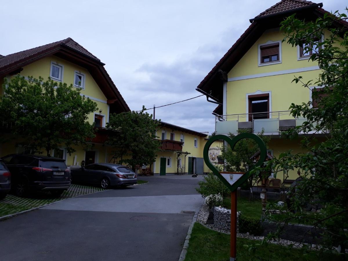 Obsthof Glueck Bed & Breakfast กัมลิทซ์ ภายนอก รูปภาพ
