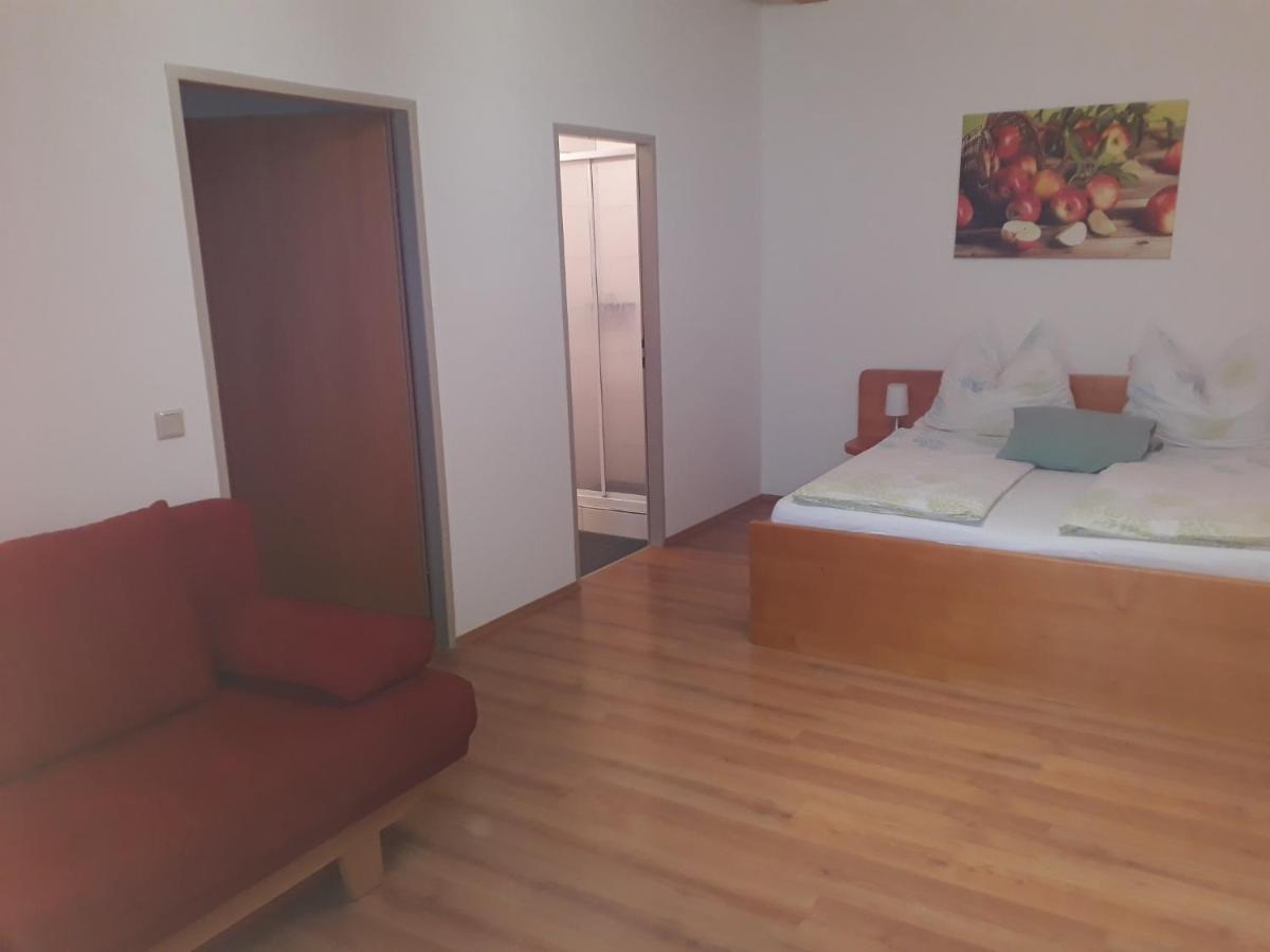 Obsthof Glueck Bed & Breakfast กัมลิทซ์ ภายนอก รูปภาพ