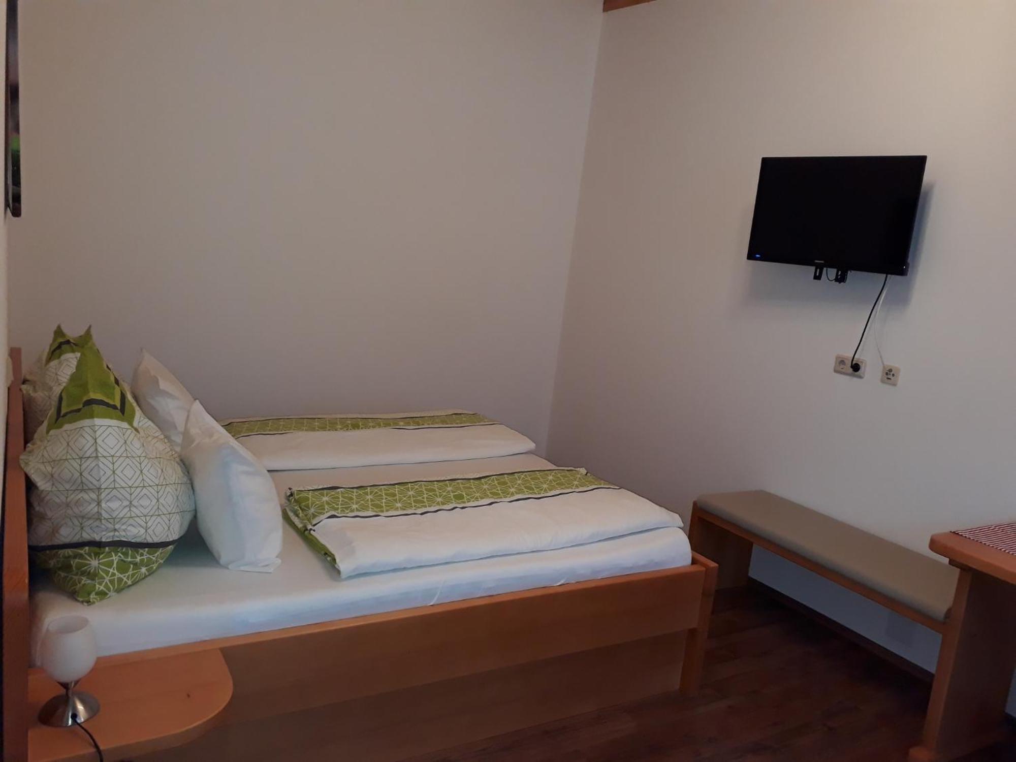 Obsthof Glueck Bed & Breakfast กัมลิทซ์ ภายนอก รูปภาพ